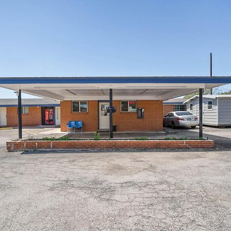 Oyo Hotel Luling Tx Downtown I-10/Us-90 Dış mekan fotoğraf